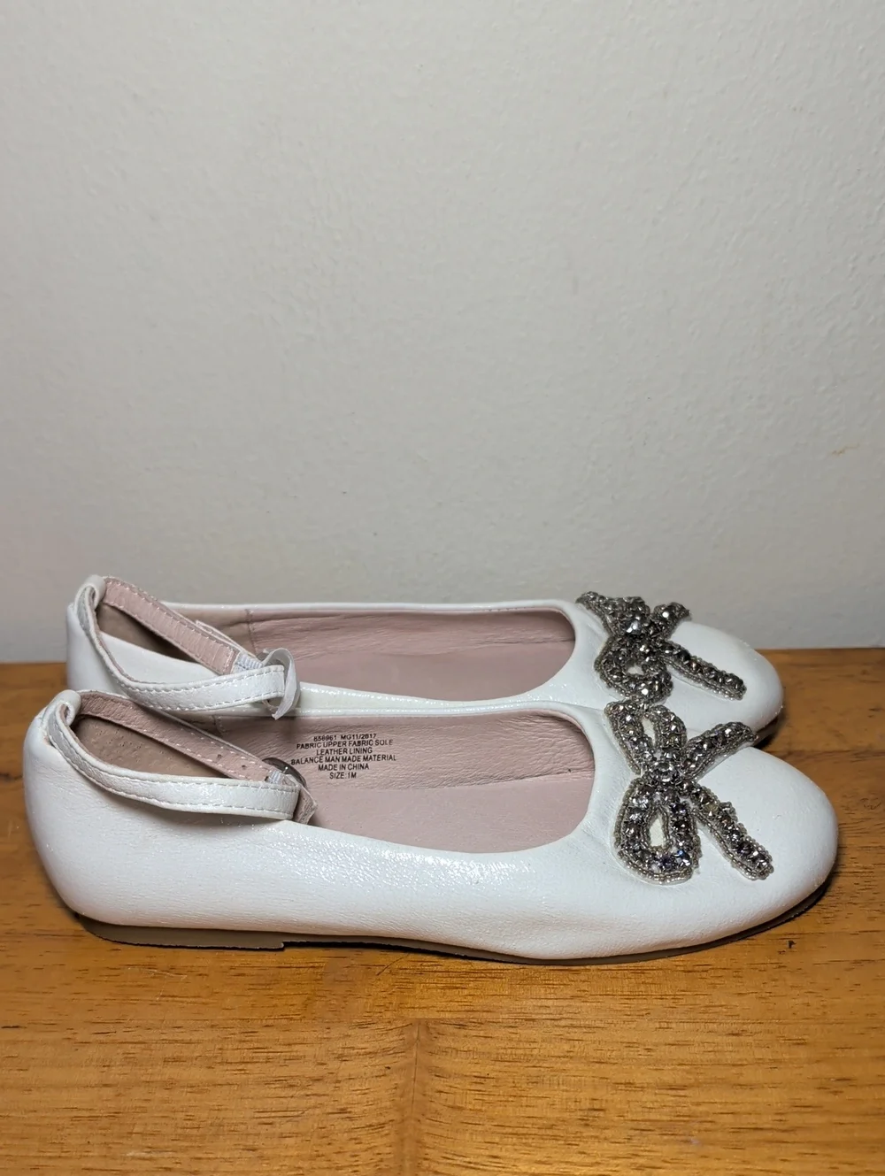 Chasing Fireflies White Patent Leather Ballet Flats Sparkle Bow Girls Size 1